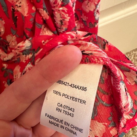 Red floral Rachel Zoe blouse.  Has smocked look at top. - Picture 4 of 6